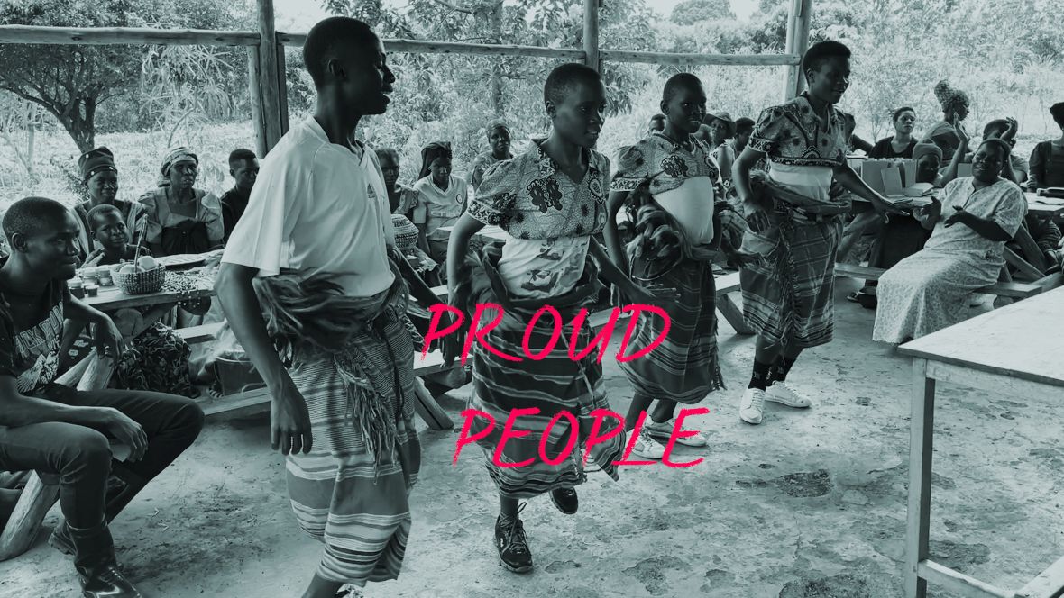 Generation Restoration e.V. (GenR) Reise nach Uganda; tanzende Personen; PoC; Text: PROUD PEOPLE